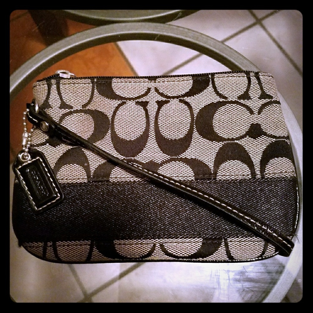 COACH WRISTLET WALLET COIN PURSE BLACK NWOT